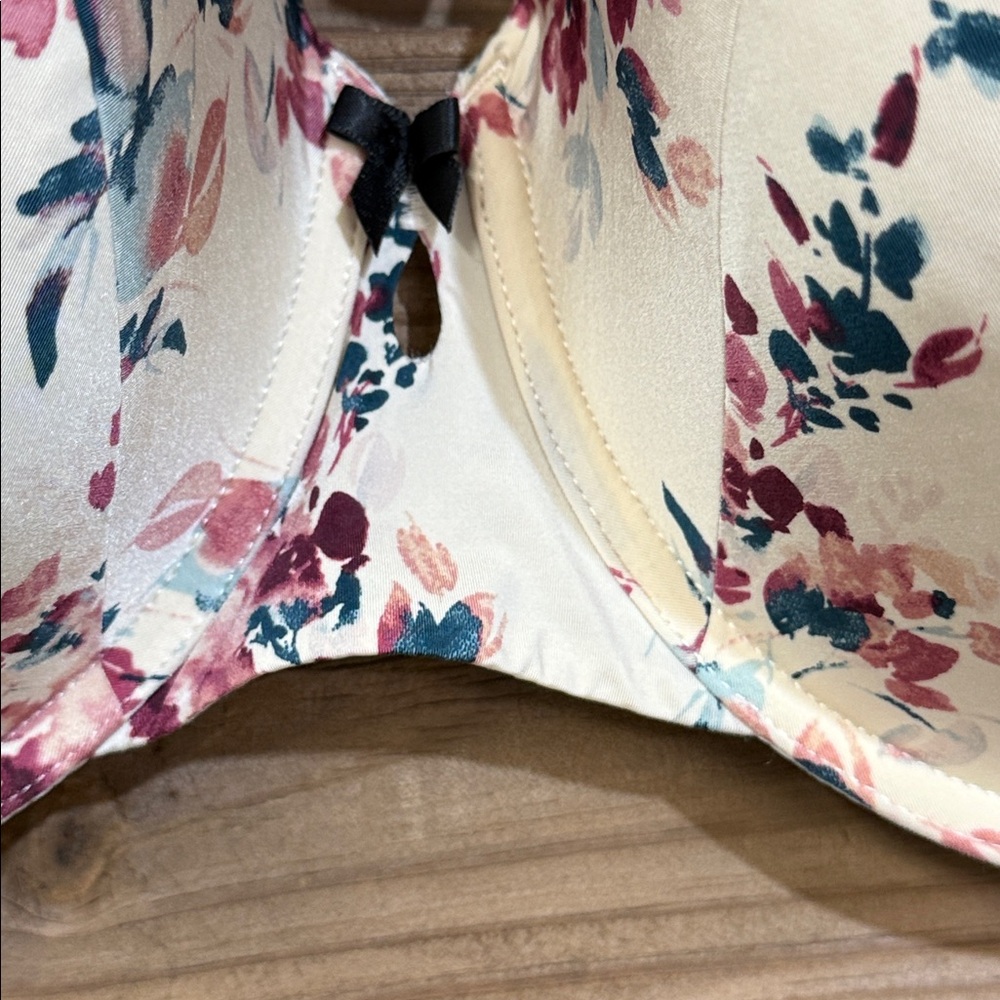 Perfect Coverage Lightly Lined Bra - image 4